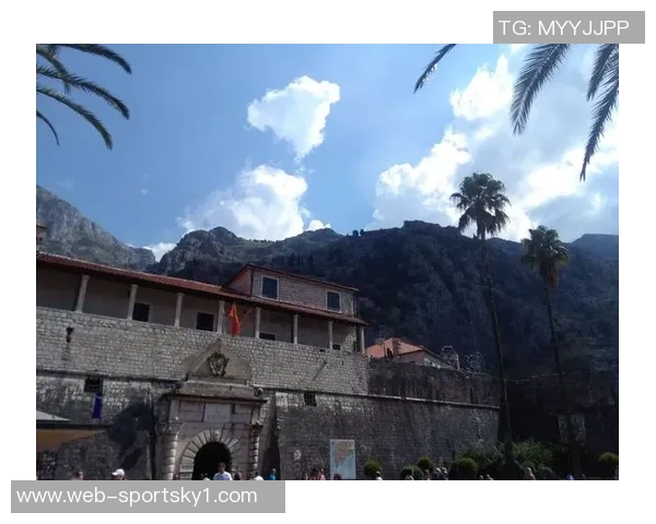 弗洛伦齐赞莫德里奇年过四十却依然年轻如二十五岁